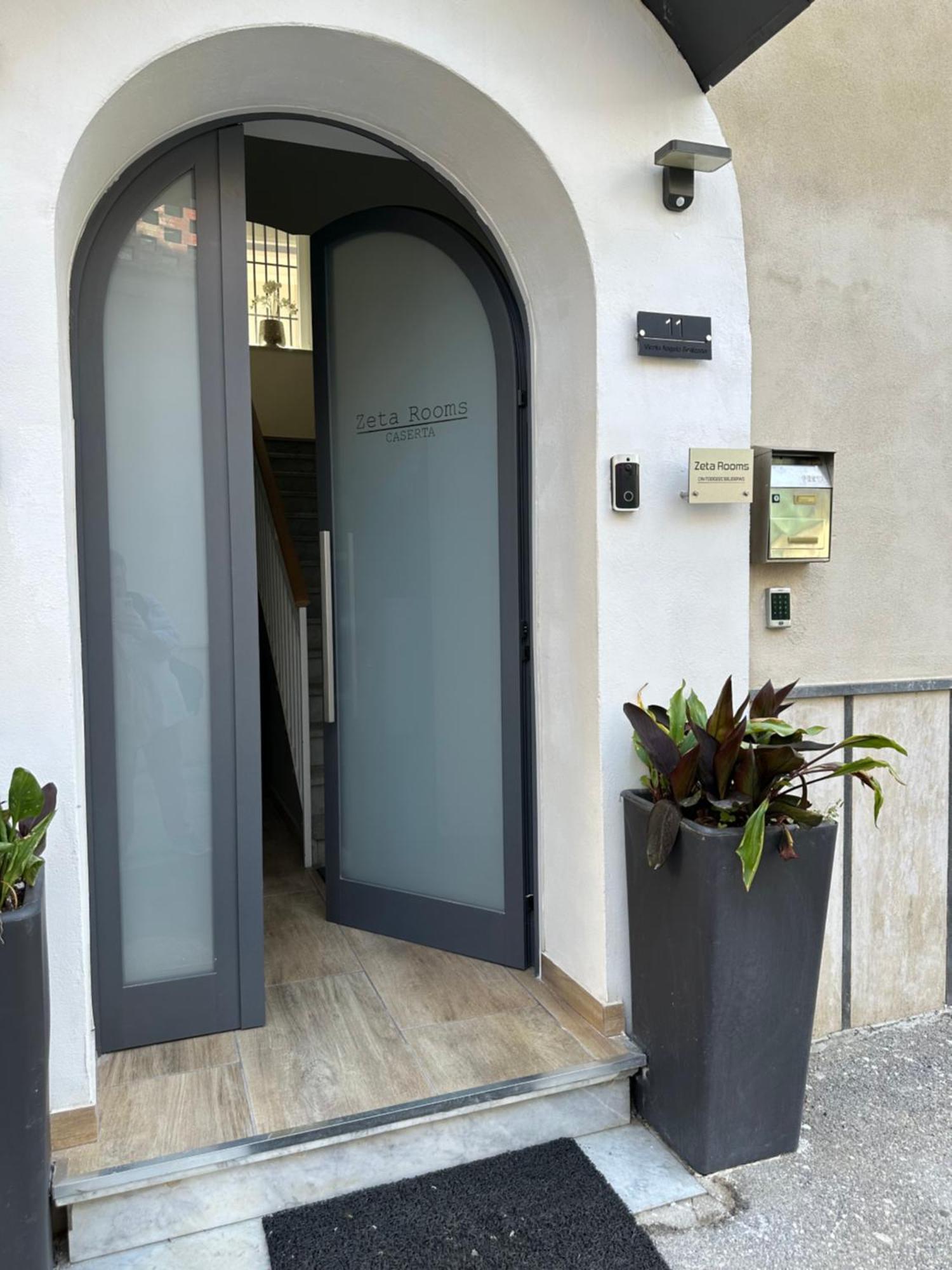Zeta Rooms Caserta Exterior foto